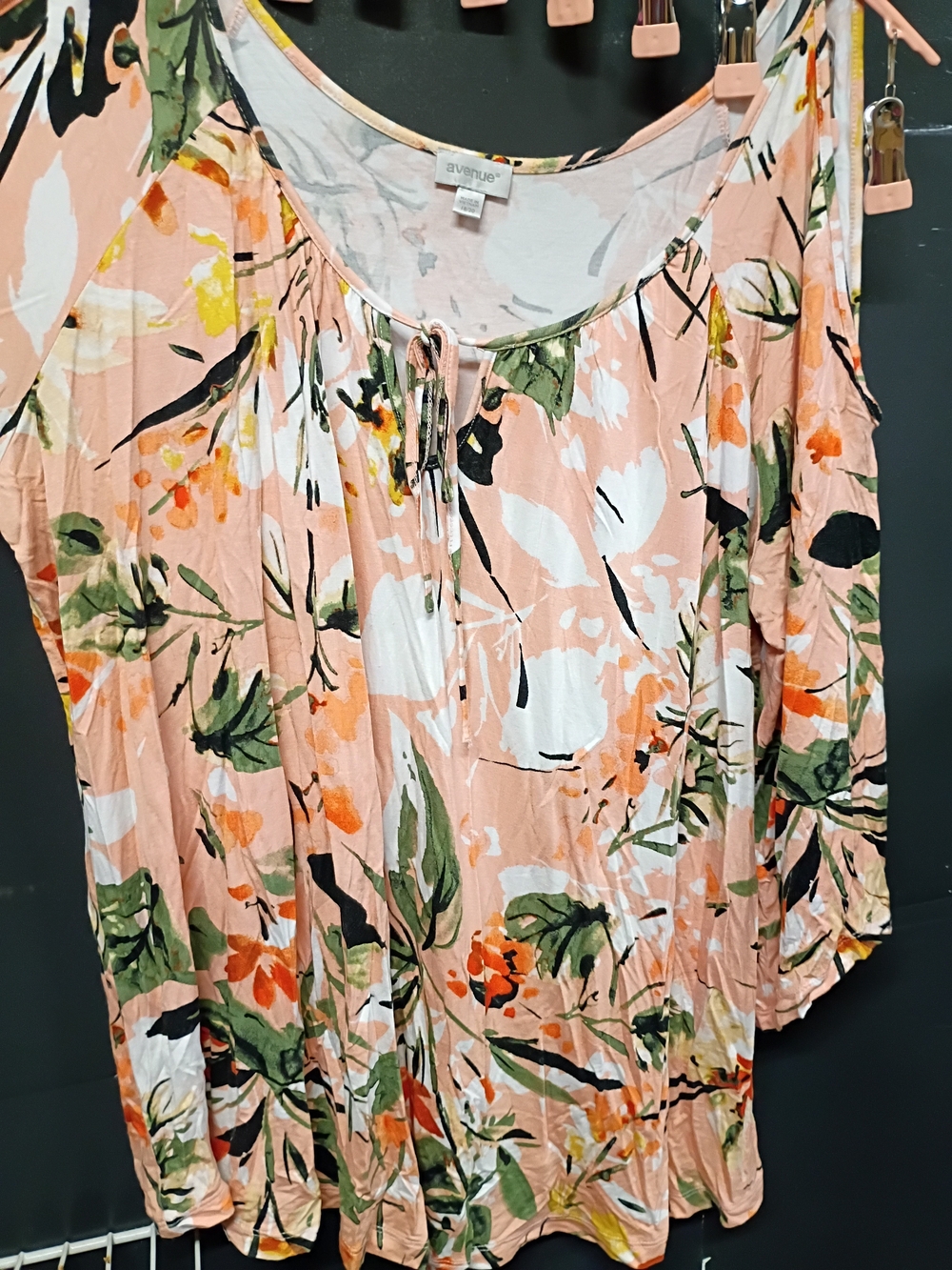 PLUS SIZE WOMEN Avenue Peach Floral open Shoulder Quarter Sleeve Women's Top